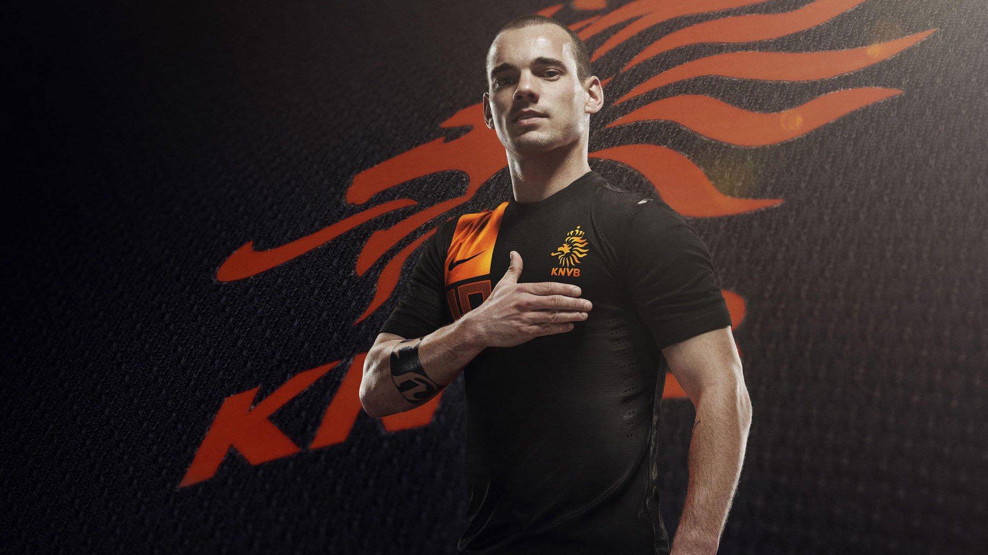 曼城按下加速键，特拉福德重大失误，多纳鲁马加盟协议达成，埃德森留队引发战略升级